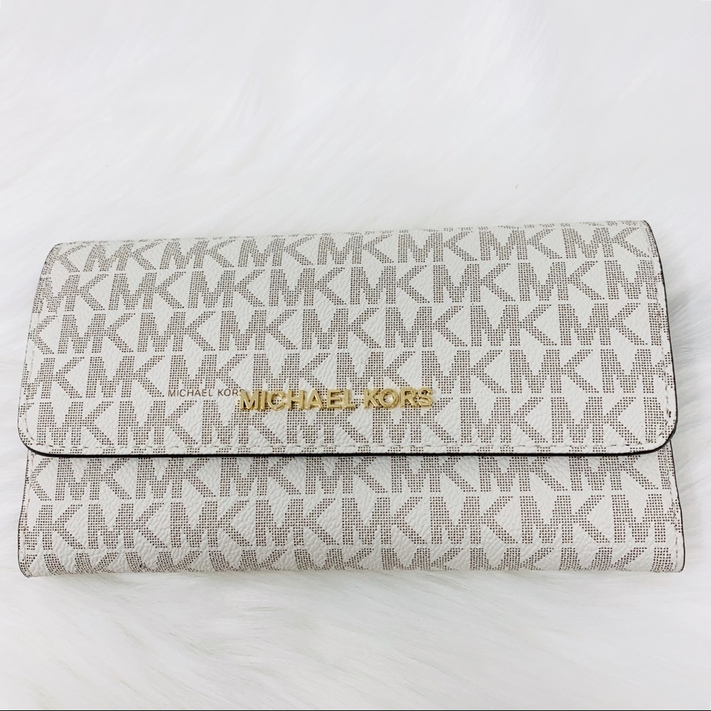 Michael Kors Large trifold white vanilla Wallet